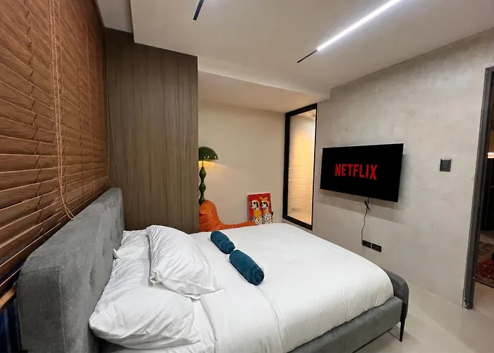 Apartahotel In Of Taguig - Near Burgos Circle Manila