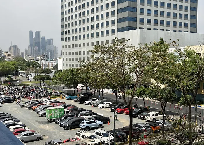 Apartahotel In Of Taguig - Near Burgos Circle